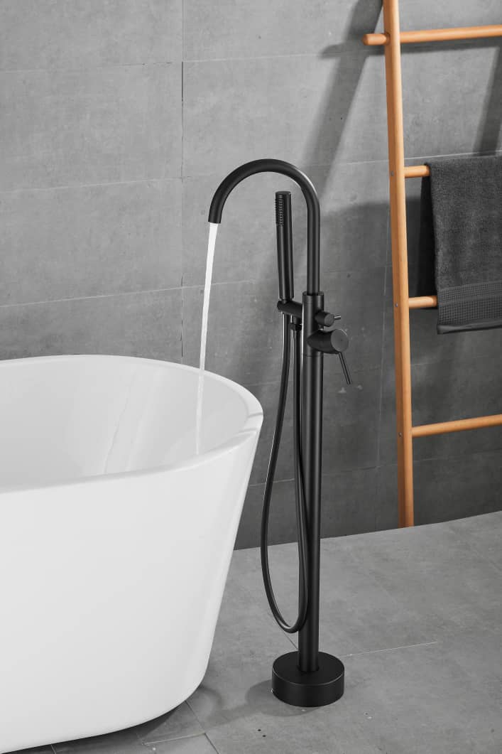 Grifo de bañera exenta redondo negro mate serie Ebro – VALAZ – Fabricación  y comercialización de grifería